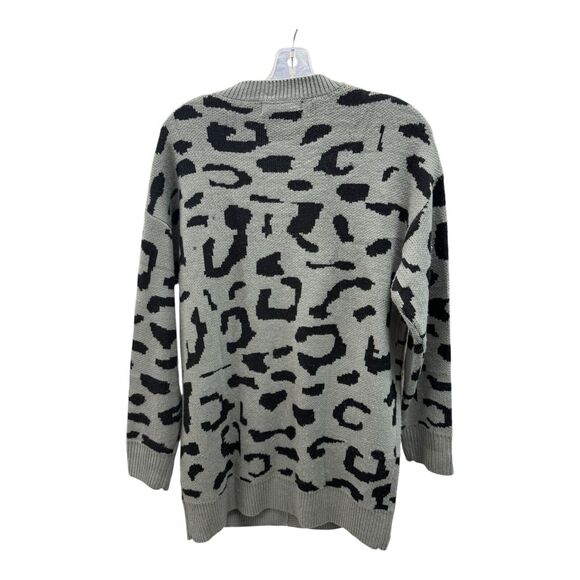 Zesica Open Button Front Gray Leopard Prints Cardigan Sweater Size Medium - Picture 2 of 4
